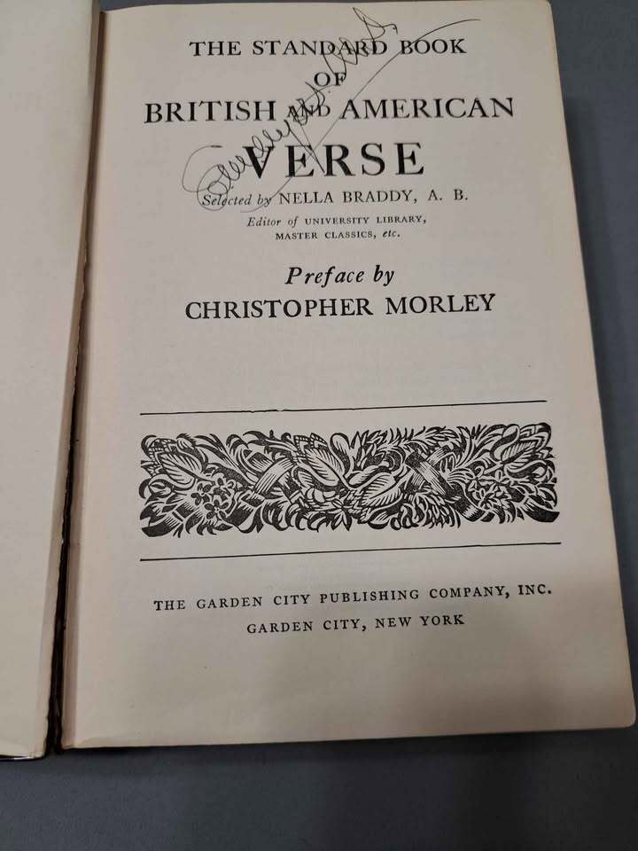 Vintage 1932 first edition The Standard Book of British & American Verse. English & American poetry