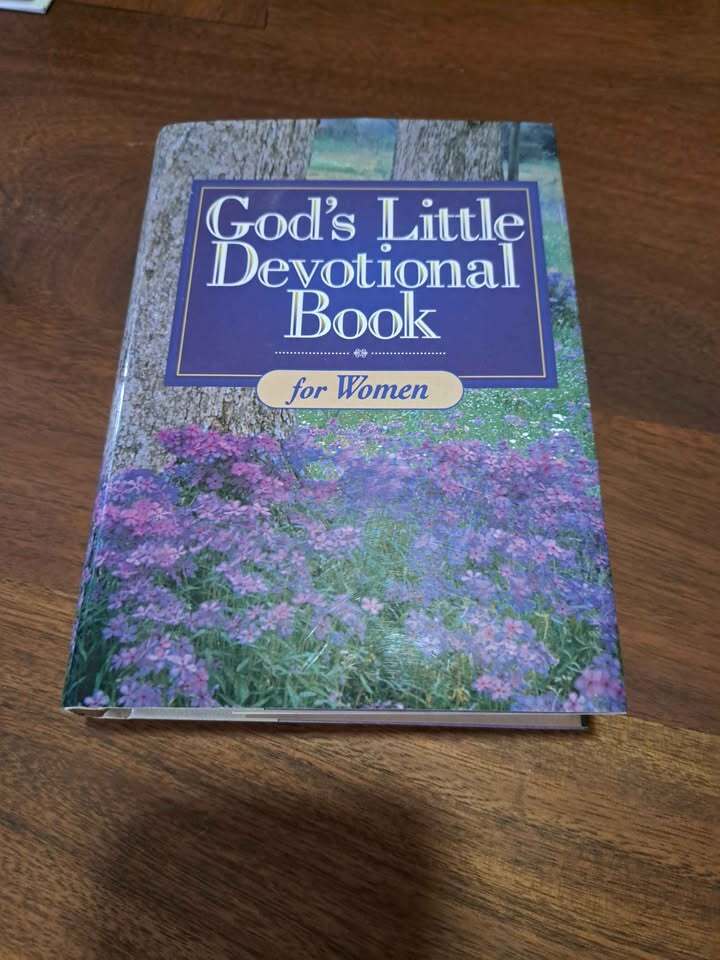 God's Little Devotional Book for Women