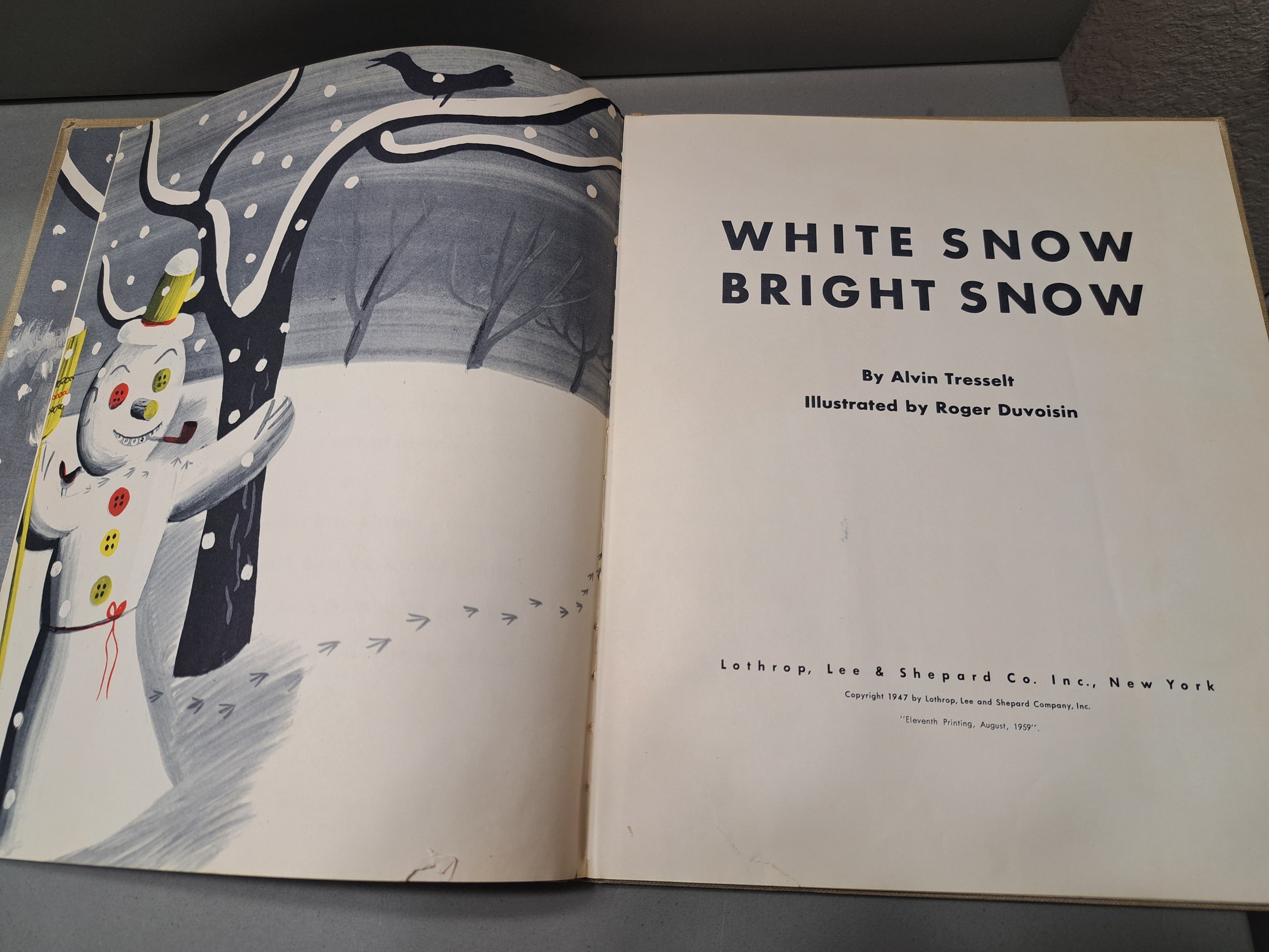 Vintage 1959 White Snow Bright Snow by Alvin Tresselt