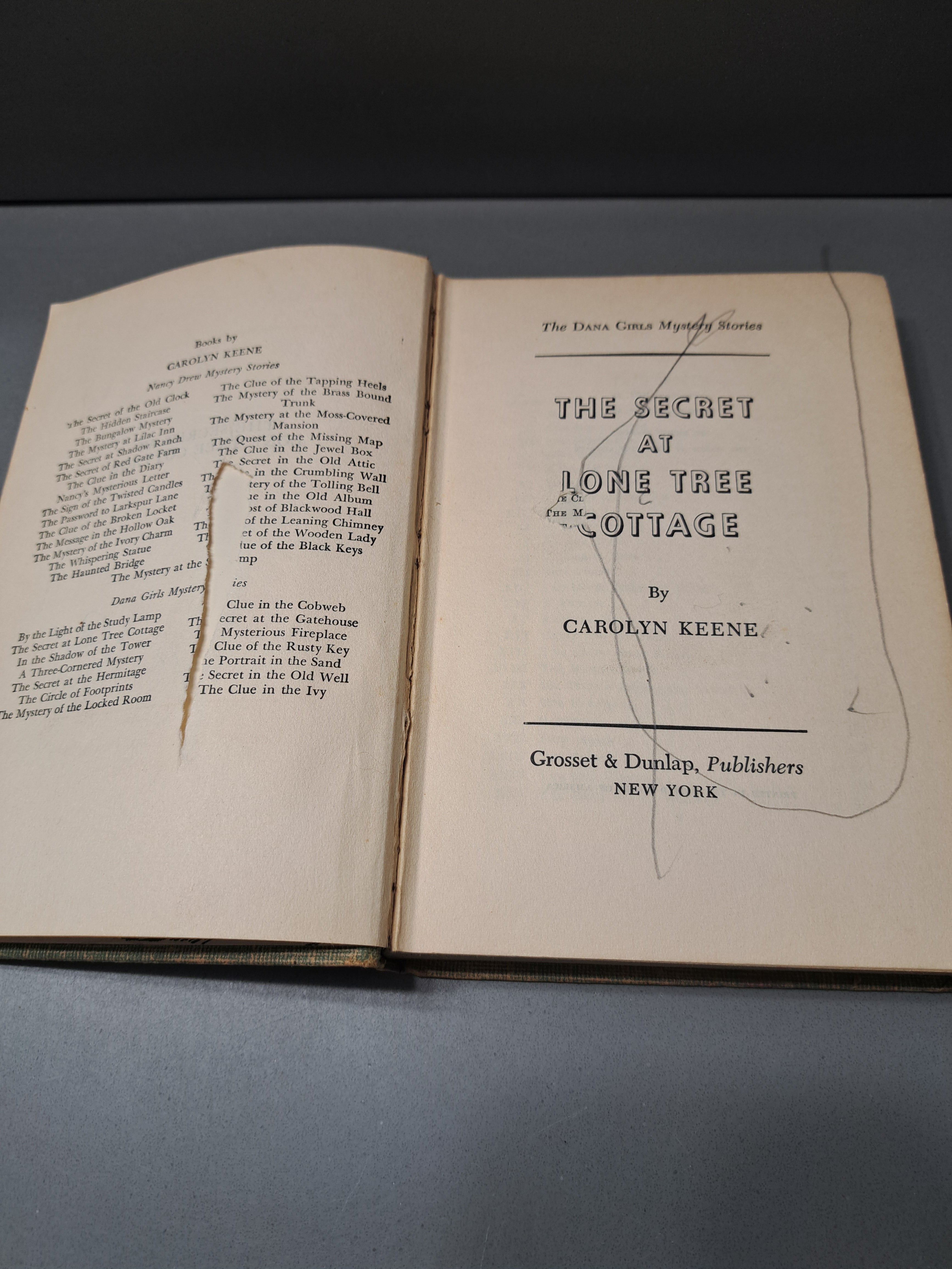 Vintage 1934 The Secret at Lone Tree Cottage by Carolyn Keene