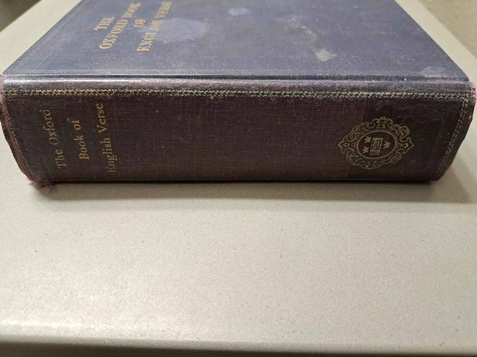 Vintage 1955 edition of The Oxford Book of English Verse 1250-1918 (hardcover)