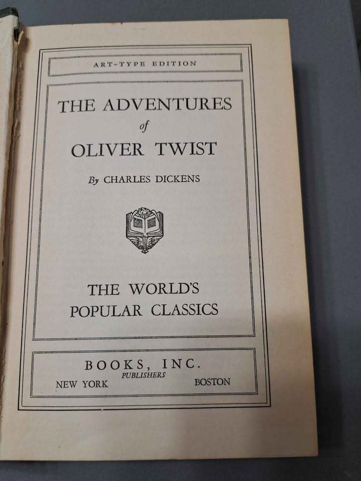 Vintage The Adventures of Oliver Twist by Charles Dickens. The art-type edition
