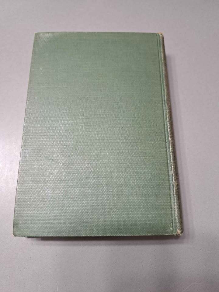Vintage The Adventures of Oliver Twist by Charles Dickens. The art-type edition