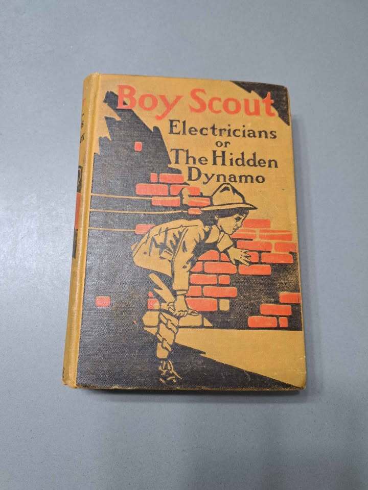 Vintage 1913 Boy Scouts Electricians book