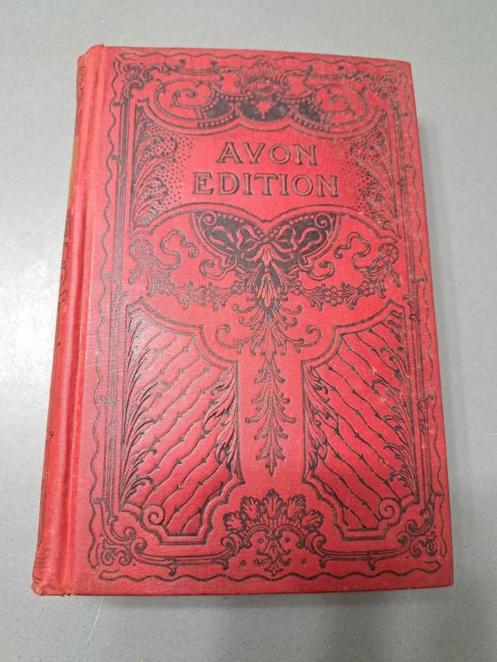 Vintage and rare The sketch book of Geoffrey Crayon, Avon Edition