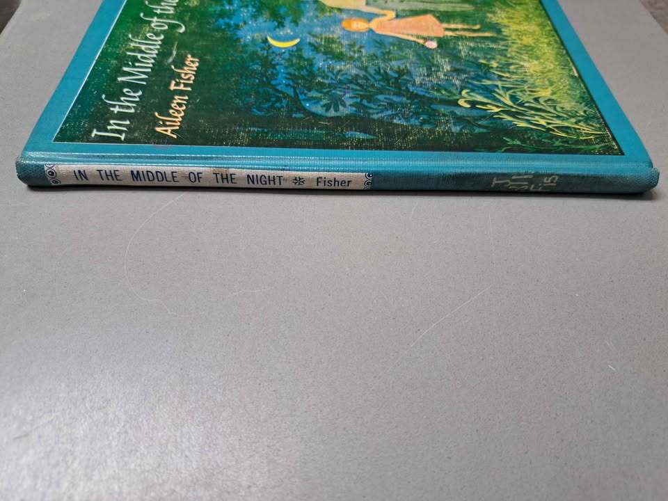 Vintage 1965 first edition of In the Middle of the Night by Aileen Fisher (hardcover)
