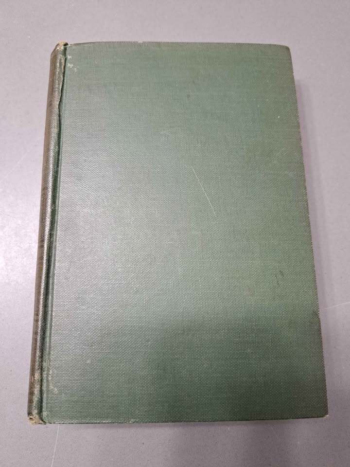 Vintage The Adventures of Oliver Twist by Charles Dickens. The art-type edition