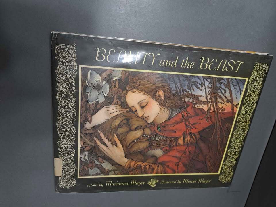 Vintage 1978 Beauty and the Beast hardcover / hardcover